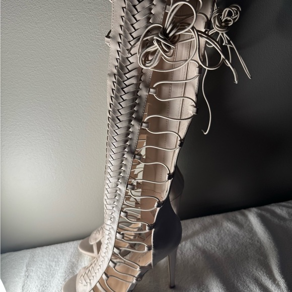 New Yesica Gladiator Sandals off white size 9 - Picture 1 of 7